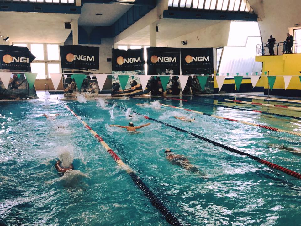 "Una vasca per AISLA Firenze", foto della quinta edizione