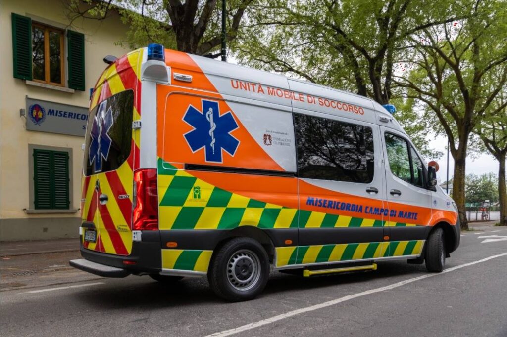 La nuova ambulanza della Misericordia